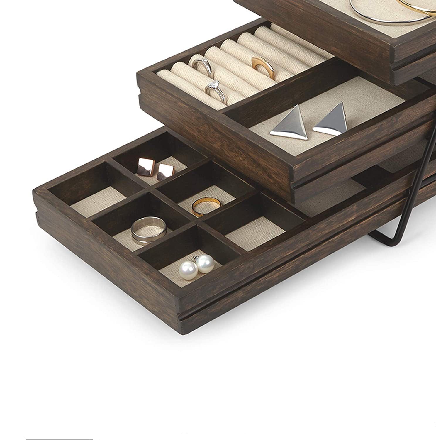Présentoir à bijoux 3 niveaux en bois de pin, design rétro avec structure métallique noire, idéal pour organiser et exposer des bijoux tels que bagues, colliers et bracelets.